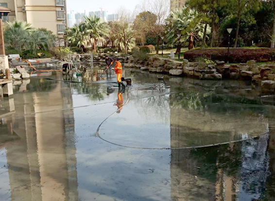 东阳景观池淤泥清理